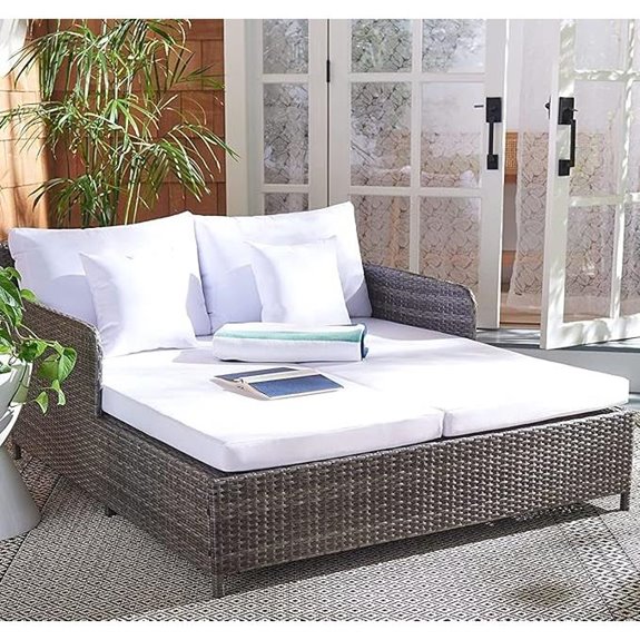 Safavieh Outdoor Collection Cadeo Grey Brown/White Cushion Daybed PAT7500C