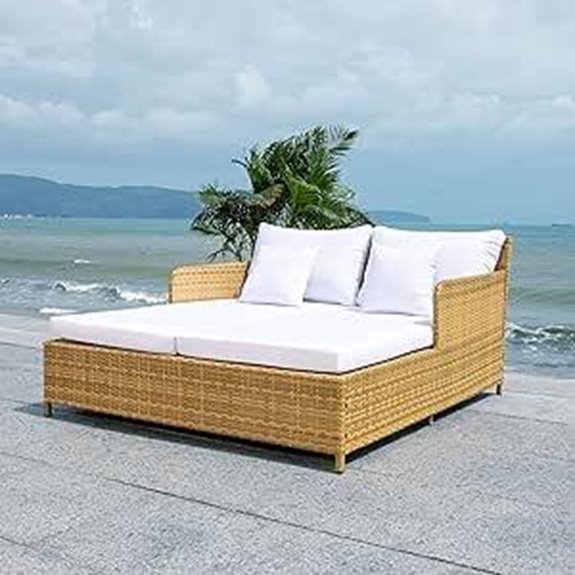 SAFAVIEH Outdoor Collection Cadeo Natural/White Cushion Daybed PAT7500D